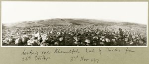 Kijkend over Khuwelfeh bezet door Turken, 2 november 1917 door Capt. Arthur Rhodes